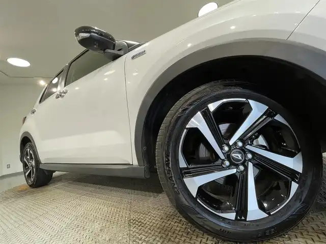 ダイハツ ロッキー プレミアム G HEV 愛知県 2021(令3)年 3.3万km ブラックマイカメタリック/シャイニングホワイトパール ２トーン　/純正９インチナビ　/(AM/FM/Bluetooth/フルセグTV/SD/CD・DVD再生）/パノラマモニター　/レーダークルーズコントロール　/衝突軽減ブレーキ　/シートヒーター　/ＬＥＤヘッドライト　/オートブレーキホールド機能/コーナーセンサー　/ＵＳＢ端子　/ＬＥＤフォグ/車線逸脱警報/純正フロアマット