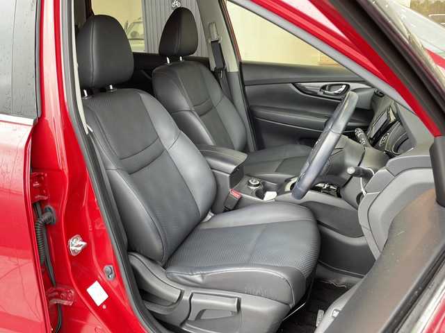 日産 エクストレイル 20X 愛知県 2017(平29)年 4万km バーニングレッド 衝突軽減システム/SDナビ/フルセグ/CD DVD/Bluetooth/バックカメラ/電動リアゲート/コーナーセンサー/純正アルミホイール/ルーフレール/４WD/LED/ETC/ダウンヒルアシストコントロール/ステアリングスイッチ/スマートキー/プッシュスタート