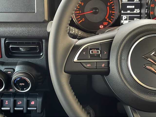スズキ ジムニー ノマド FC 愛媛県 2025(令7)年 0.1万km未満 緑 ４WD/ワンオーナー/スマートキー/プッシュスタート/前席シートヒーター/レーダークルーズコントロール/衝突軽減ブレーキ/レーンキープアシスト/コーナーセンサー/ステアリングスイッチ/背面タイヤ/オートライト/オートハイビーム/電動格納ミラー/ライトレベライザー/ヘッドライトウォッシャー