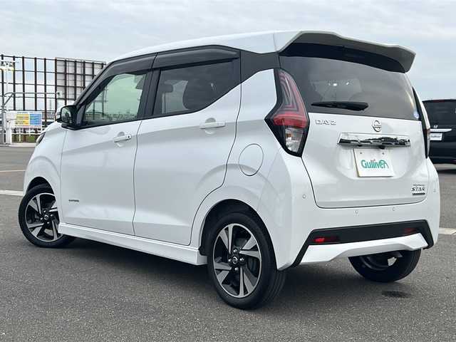 日産 デイズ HWS G ターボ プロパイロットED 佐賀県 2021(令3)年 5.3万km ホワイトパール /純正9インチSDナビ BT フルセグTV CD DVD//アラウンドビューモニター//プロパイロット/追従型クルーズコントロール/レーンアシスト/ハンドル支援//エマージェンシーブレーキ//純正15インチアルミホイール//純正フロアマット//ETC2.0//革巻きステアリング//ステアリングリモコン//電子パーキング//オートホールド//スマートキー//LEDヘッドライト//フォグライト