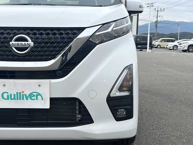 日産 デイズ HWS G ターボ プロパイロットED 佐賀県 2021(令3)年 5.3万km ホワイトパール /純正9インチSDナビ BT フルセグTV CD DVD//アラウンドビューモニター//プロパイロット/追従型クルーズコントロール/レーンアシスト/ハンドル支援//エマージェンシーブレーキ//純正15インチアルミホイール//純正フロアマット//ETC2.0//革巻きステアリング//ステアリングリモコン//電子パーキング//オートホールド//スマートキー//LEDヘッドライト//フォグライト