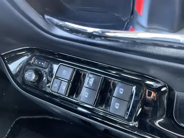 トヨタ ノア Si ダブルバイビーⅡ 岡山県 2019(平31)年 6.2万km ブラッキッシュアゲハガラスフレーク 登録時走行距離61665km/純正10インチナビ【AM/FM/BT/フルセグTV】/バックカメラ/両側パワースライドドア/ETC2.0/ドライブレコーダー/ハーフレザーシート/クルーズコントロール/衝突被害軽減システム/レーンキープアシスト/コーナーセンサー/横滑防止装置/純正LEDヘッドライト/オートライト/オートマチックハイビーム/MTモード付きAT/アイドリングストップ/純正アルミホイール 16インチ/ドアバイザー/純正フロアマット