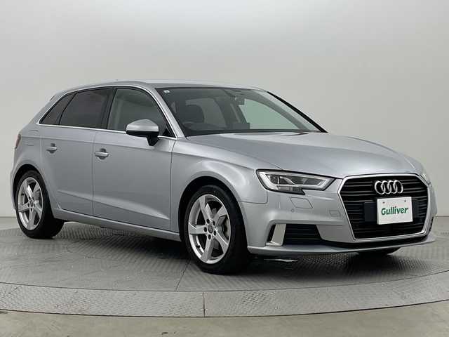 アウディ Ａ３ スポーツバック 1．4 TFSI 新潟県 2017(平29)年 8.3万km フローレットシルバーM アウディプレセンスフロント/純正メモリナビ/　　CD/AM/FM/フルセグ/BT/AUX/USB/SD/バーチャルコックピット/バックモニター/クルーズコントロール/オートライト/運転席パワーシート/前席シートヒーター/純正17インチアルミホイール付/パドルシフト/ステアリングスイッチ/電動パーキングブレーキ/アイドリングストップ/スペアキー/スマートキー/ETC
