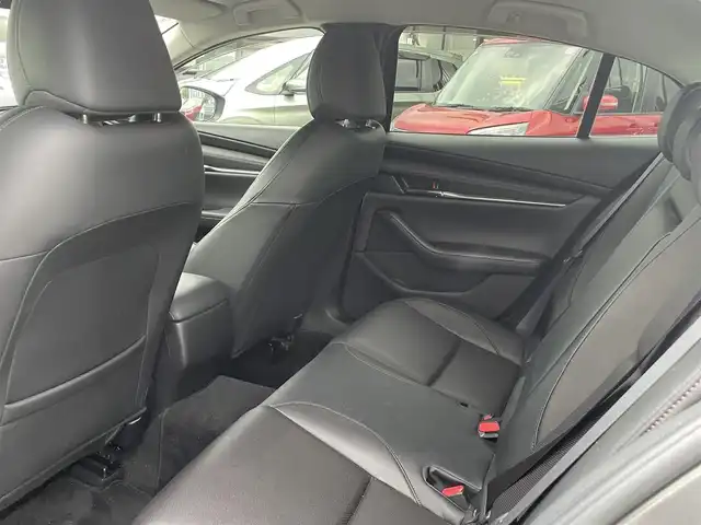 マツダ マツダ３セダン XD Lパッケージ 長崎県 2020(令2)年 7.5万km マシーングレープレミアムM 全方位カメラ/純正ナビ/衝突軽減ブレーキ/ブラインドスポットモニター/黒レザーシート/運転席パワーシート/ドライブレコーダー前後/ETC/パドルシフト/シートメモリー/レーダークルーズコントロール/シートヒーター/クリアランスソナー/ステアリングスイッチ/ハンドルヒーター/オートライト/LEDヘッドライト/スペアキー