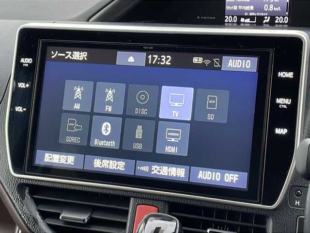 トヨタ エスクァイア Gi プレミアムパッケージ 山口県 2018(平30)年 7.9万km ブラック ワンオーナー/純正12.1インチフリップダウンモニター（V12T-R68C）/純正10インチナビ/・フルセグテレビ/・Bluetooth機能/・CD/DVD再生/・AM/FMラジオ/・HDMI/・USB入力端子/・交通情報/バックカメラ/両側パワースライドドア/スマートキー/プッシュスタート/D/N席シートヒーター/ステアリングヒーター/ETC2.0 /ドライブレコーダー/オートマチックハイビーム/保証書/取扱説明書/純正15インチアルミホイール/フォグライト/純正LEDヘッドライト/Toyota Safty Sense/・プリクラッシュセーフティ/・レーンディバーチャーアラート/先行車発進告知機能/盗難防止装置