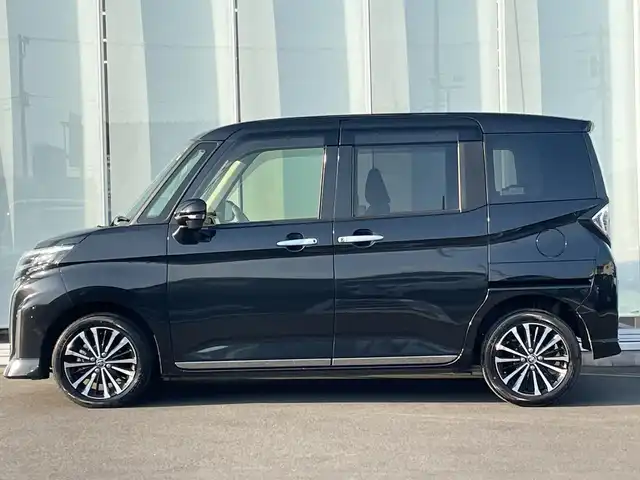 トヨタ ルーミー カスタムG－T 神奈川県 2023(令5)年 1.7万km ブラックマイカメタリック 純正９型ナビ/フルセグ/Bluetooth/CD/DVD/USB/両側パワースライドドア　/レーダークルーズコントロール/スマートアシスト　/バックカメラ　/コーナーセンサー　/シートヒーター　/ビルドインETC　/ドライブレコーダー　/LEDヘッドライト　/フォグライト　/オートライト/スマートキー/プッシュスタート/スペアキー/純正フロアマット/純正アルミホイール/ABS/横滑り防止装置/レーンキープアシスト