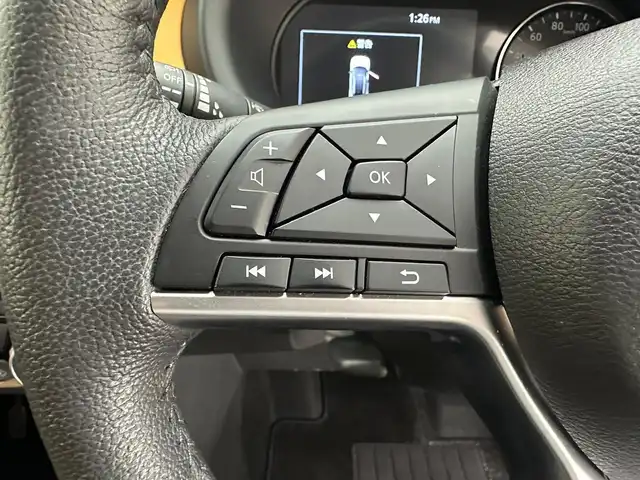 日産 キックス X ツートーンインテリアED 兵庫県 2022(令4)年 2.3万km ダークブルー 社外メモリナビ(CD/DVD/SD/Bluetooth/フルセグTV)/全方位カメラ/レザーシート/シートヒーター/純正17インチアルミホイール/純正フロアマット/ルーフレール/オートライト/LEDヘッドライト/コーナーセンサー/デジタルインナーミラー/ETC/ステアリングジーター/スペアキー