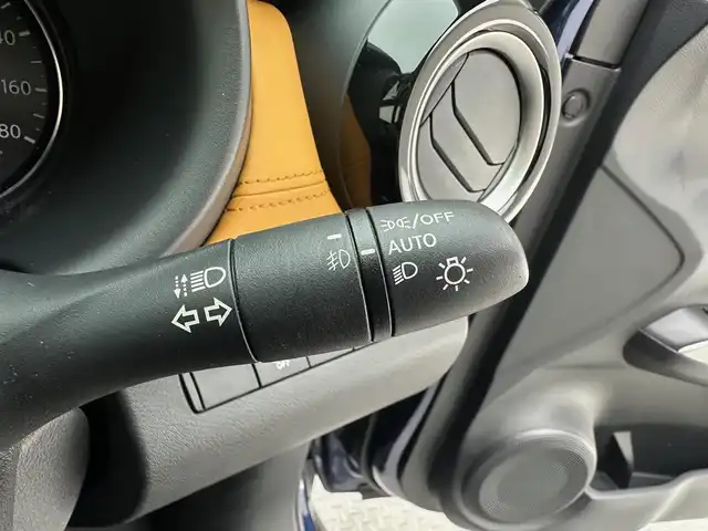 日産 キックス X ツートーンインテリアED 兵庫県 2022(令4)年 2.3万km ダークブルー 社外メモリナビ(CD/DVD/SD/Bluetooth/フルセグTV)/全方位カメラ/レザーシート/シートヒーター/純正17インチアルミホイール/純正フロアマット/ルーフレール/オートライト/LEDヘッドライト/コーナーセンサー/デジタルインナーミラー/ETC/ステアリングジーター/スペアキー