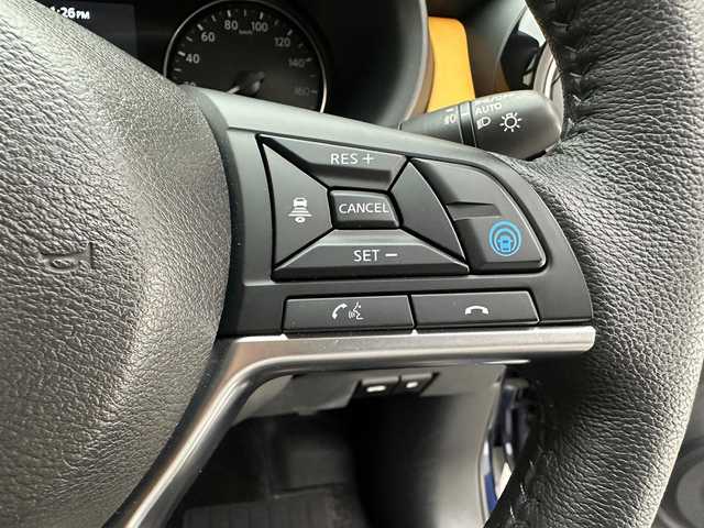 日産 キックス X ツートーンインテリアED 兵庫県 2022(令4)年 2.3万km ダークブルー 社外メモリナビ(CD/DVD/SD/Bluetooth/フルセグTV)/全方位カメラ/レザーシート/シートヒーター/純正17インチアルミホイール/純正フロアマット/ルーフレール/オートライト/LEDヘッドライト/コーナーセンサー/デジタルインナーミラー/ETC/ステアリングジーター/スペアキー