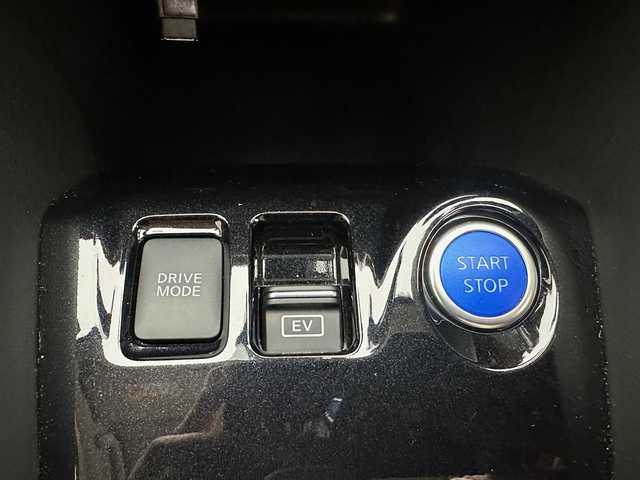 日産 キックス X ツートーンインテリアED 兵庫県 2022(令4)年 2.3万km ダークブルー 社外メモリナビ(CD/DVD/SD/Bluetooth/フルセグTV)/全方位カメラ/レザーシート/シートヒーター/純正17インチアルミホイール/純正フロアマット/ルーフレール/オートライト/LEDヘッドライト/コーナーセンサー/デジタルインナーミラー/ETC/ステアリングジーター/スペアキー