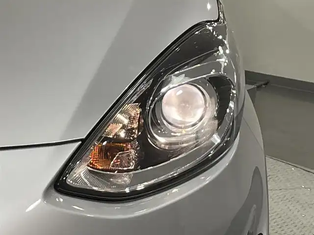トヨタ アクア S 愛知県 2020(令2)年 5.5万km シルバーM SDナビ/（FM/AM/SD/CD/DVD/ワンセグTV/SMART USEN/iPod)/禁煙車/バックカメラ/電動格納ミラー/横滑り防止/アクセサリーソケット　/ステアリングスイッチ/盗難防止装置　/ＩＳＯＦＩＸ