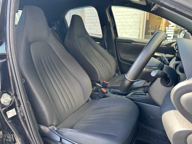 トヨタ ヤリス X 茨城県 2022(令4)年 3万km ブラック ワンオーナー/純正ディスプレイオーディオ/バックカメラ/レーンキープアシスト/ロードサインアシスト/オートマチックハイビーム/スペアキー1/取扱説明書/新車時保証書