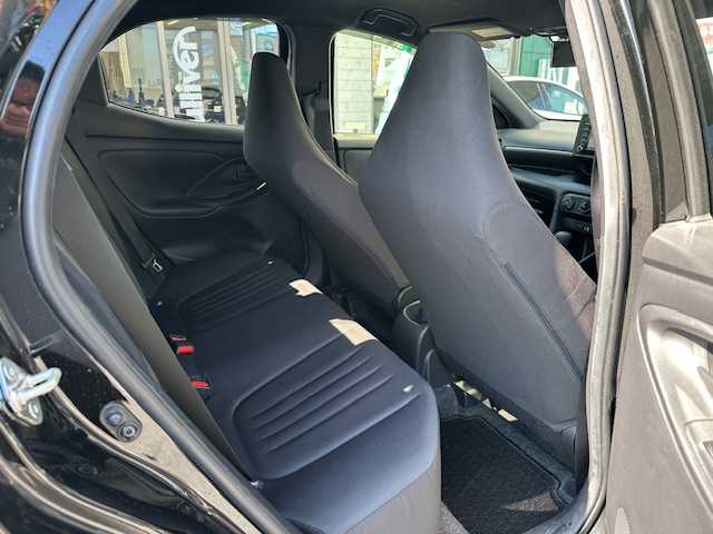 トヨタ ヤリス X 茨城県 2022(令4)年 3万km ブラック ワンオーナー/純正ディスプレイオーディオ/バックカメラ/レーンキープアシスト/ロードサインアシスト/オートマチックハイビーム/スペアキー1/取扱説明書/新車時保証書