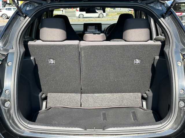 トヨタ ヤリス X 茨城県 2022(令4)年 3万km ブラック ワンオーナー/純正ディスプレイオーディオ/バックカメラ/レーンキープアシスト/ロードサインアシスト/オートマチックハイビーム/スペアキー1/取扱説明書/新車時保証書