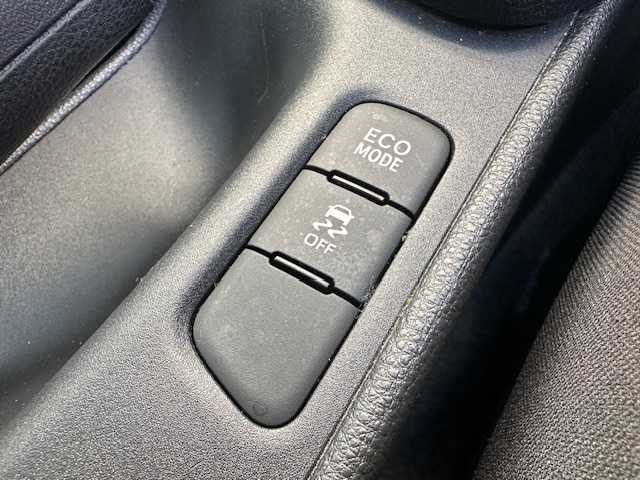 トヨタ ヤリス X 茨城県 2022(令4)年 3万km ブラック ワンオーナー/純正ディスプレイオーディオ/バックカメラ/レーンキープアシスト/ロードサインアシスト/オートマチックハイビーム/スペアキー1/取扱説明書/新車時保証書