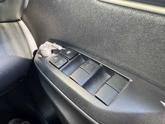 トヨタ ヤリス X 茨城県 2022(令4)年 3万km ブラック ワンオーナー/純正ディスプレイオーディオ/バックカメラ/レーンキープアシスト/ロードサインアシスト/オートマチックハイビーム/スペアキー1/取扱説明書/新車時保証書