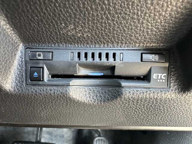 トヨタ ヤリス X 茨城県 2022(令4)年 3万km ブラック ワンオーナー/純正ディスプレイオーディオ/バックカメラ/レーンキープアシスト/ロードサインアシスト/オートマチックハイビーム/スペアキー1/取扱説明書/新車時保証書