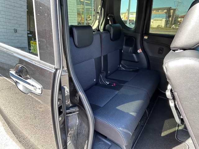 ダイハツ タント カスタム RS 大阪府 2022(令4)年 4.2万km ブラックマイカメタリック 純正9インチディスプレイオーディオ/バックカメラ/衝突被害軽減システム/レーンキープアシスト/コーナーセンサー/シートヒーター/純正アルミホイール/純正フロアマット/両側パワースライドドア/ハーフレザー/アイドリングストップ/LEDヘッドライト/スマートキー/プッシュスタートボタン