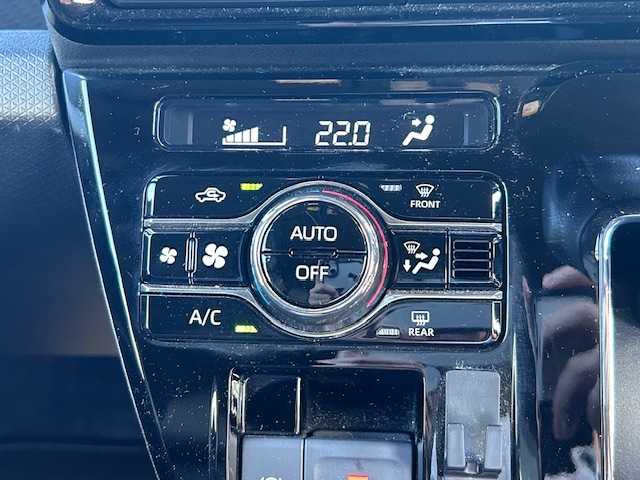 ダイハツ タント カスタム RS 大阪府 2022(令4)年 4.2万km ブラックマイカメタリック 純正9インチディスプレイオーディオ/バックカメラ/衝突被害軽減システム/レーンキープアシスト/コーナーセンサー/シートヒーター/純正アルミホイール/純正フロアマット/両側パワースライドドア/ハーフレザー/アイドリングストップ/LEDヘッドライト/スマートキー/プッシュスタートボタン