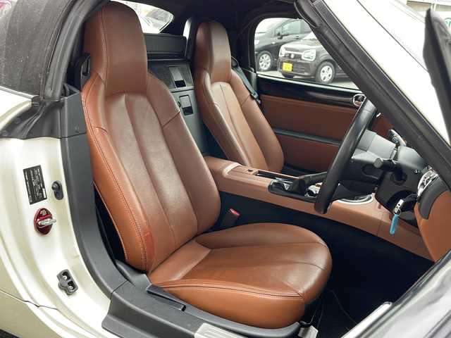 マツダ ロードスター RS 愛知県 2007(平19)年 10.7万km マーブルホワイト /禁煙//6速マニュアル//茶革シート//前席シートヒーター//社外オーディオ カロッツェリア/CD/ラジオ//革巻きステアリング//黒幌//ETC//純正17AW//アルミペダル//HIDヘッドライト//フォグランプ//キーレス//純正フロアマット//取扱説明書//保証書//記録簿H19H23-H27H29R2R6