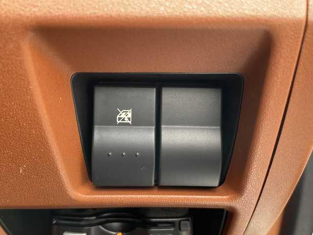 マツダ ロードスター RS 愛知県 2007(平19)年 10.7万km マーブルホワイト /禁煙//6速マニュアル//茶革シート//前席シートヒーター//社外オーディオ カロッツェリア/CD/ラジオ//革巻きステアリング//黒幌//ETC//純正17AW//アルミペダル//HIDヘッドライト//フォグランプ//キーレス//純正フロアマット//取扱説明書//保証書//記録簿H19H23-H27H29R2R6