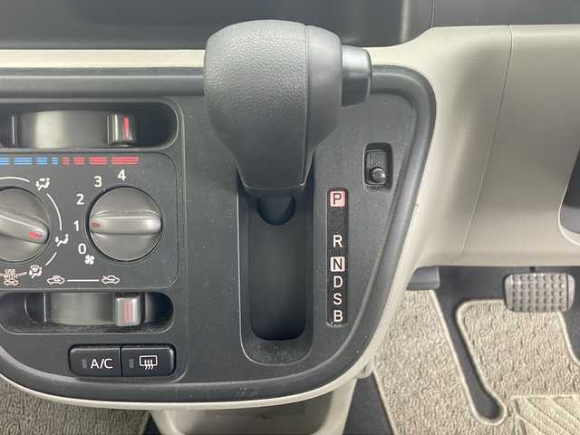 トヨタ パッソ X 道央・札幌 2023(令5)年 0.8万km ホワイト ・4WD/・寒冷地仕様/・ワンオーナー/・フロントワイパーデアイザー/・前後ドラレコ/・運転席シートヒーター/・ベンチシート/・オートライト/・オートマチックハイビーム/・アイドリングストップ/・横滑り防止装置/・スマートアシスト