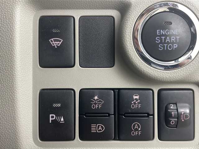 トヨタ パッソ X 道央・札幌 2023(令5)年 0.8万km ホワイト ・4WD/・寒冷地仕様/・ワンオーナー/・フロントワイパーデアイザー/・前後ドラレコ/・運転席シートヒーター/・ベンチシート/・オートライト/・オートマチックハイビーム/・アイドリングストップ/・横滑り防止装置/・スマートアシスト