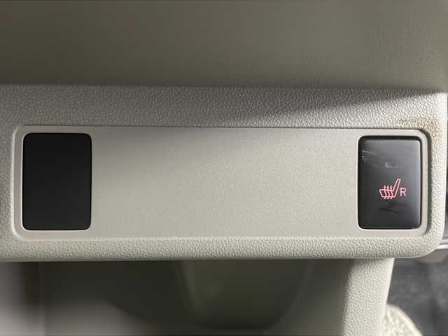 トヨタ パッソ X 道央・札幌 2023(令5)年 0.8万km ホワイト ・4WD/・寒冷地仕様/・ワンオーナー/・フロントワイパーデアイザー/・前後ドラレコ/・運転席シートヒーター/・ベンチシート/・オートライト/・オートマチックハイビーム/・アイドリングストップ/・横滑り防止装置/・スマートアシスト