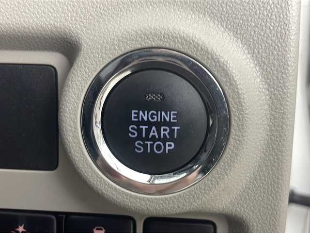 トヨタ パッソ X 道央・札幌 2023(令5)年 0.8万km ホワイト ・4WD/・寒冷地仕様/・ワンオーナー/・フロントワイパーデアイザー/・前後ドラレコ/・運転席シートヒーター/・ベンチシート/・オートライト/・オートマチックハイビーム/・アイドリングストップ/・横滑り防止装置/・スマートアシスト