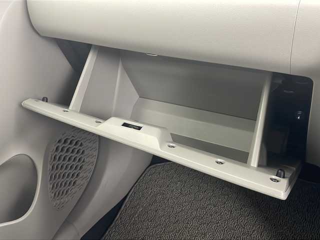 トヨタ パッソ X 道央・札幌 2023(令5)年 0.8万km ホワイト ・4WD/・寒冷地仕様/・ワンオーナー/・フロントワイパーデアイザー/・前後ドラレコ/・運転席シートヒーター/・ベンチシート/・オートライト/・オートマチックハイビーム/・アイドリングストップ/・横滑り防止装置/・スマートアシスト