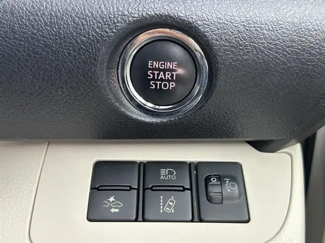 トヨタ シエンタ 千葉県 2016(平28)年 8.1万km ホワイトパールクリスタルシャイン セーフティセンスC/・プリクラッシュセーフティシステム/・レーンディパーチャーアラート/・オートマチックハイビーム/純正7インチメモリーナビ/・Bluetooth/・ワンセグTV/・バックカメラ/片側パワースライドドア/スマートキー/プッシュスタート