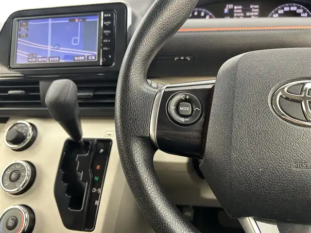 トヨタ シエンタ 千葉県 2016(平28)年 8.1万km ホワイトパールクリスタルシャイン セーフティセンスC/・プリクラッシュセーフティシステム/・レーンディパーチャーアラート/・オートマチックハイビーム/純正7インチメモリーナビ/・Bluetooth/・ワンセグTV/・バックカメラ/片側パワースライドドア/スマートキー/プッシュスタート