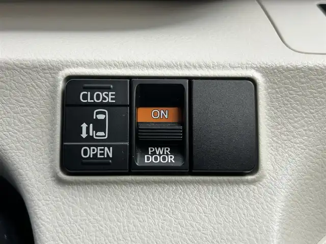 トヨタ シエンタ 千葉県 2016(平28)年 8.1万km ホワイトパールクリスタルシャイン セーフティセンスC/・プリクラッシュセーフティシステム/・レーンディパーチャーアラート/・オートマチックハイビーム/純正7インチメモリーナビ/・Bluetooth/・ワンセグTV/・バックカメラ/片側パワースライドドア/スマートキー/プッシュスタート