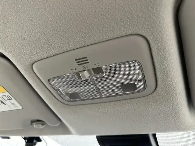 トヨタ シエンタ 千葉県 2016(平28)年 8.1万km ホワイトパールクリスタルシャイン セーフティセンスC/・プリクラッシュセーフティシステム/・レーンディパーチャーアラート/・オートマチックハイビーム/純正7インチメモリーナビ/・Bluetooth/・ワンセグTV/・バックカメラ/片側パワースライドドア/スマートキー/プッシュスタート