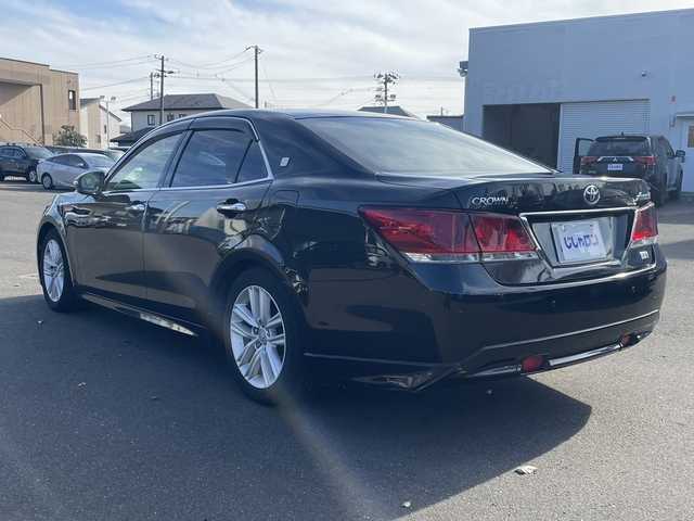 トヨタ クラウン ハイブリッド アスリートS 宮城県 2013(平25)年 12.6万km プレシャスブラックパール (株)IDOMが運営する【じしゃロン仙台店】の自社ローン専用車両になりますこちらは現金またはオートローンご利用時の価格です。自社ローンご希望の方は別途その旨お申付け下さい/純正ナビ/Bluetooth/アラウンドビューモニター/パワーシート/シートヒーター/ステアリングヒーター/ETC/ICS