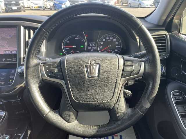 トヨタ クラウン ハイブリッド アスリートS 宮城県 2013(平25)年 12.6万km プレシャスブラックパール (株)IDOMが運営する【じしゃロン仙台店】の自社ローン専用車両になりますこちらは現金またはオートローンご利用時の価格です。自社ローンご希望の方は別途その旨お申付け下さい/純正ナビ/Bluetooth/アラウンドビューモニター/パワーシート/シートヒーター/ステアリングヒーター/ETC/ICS