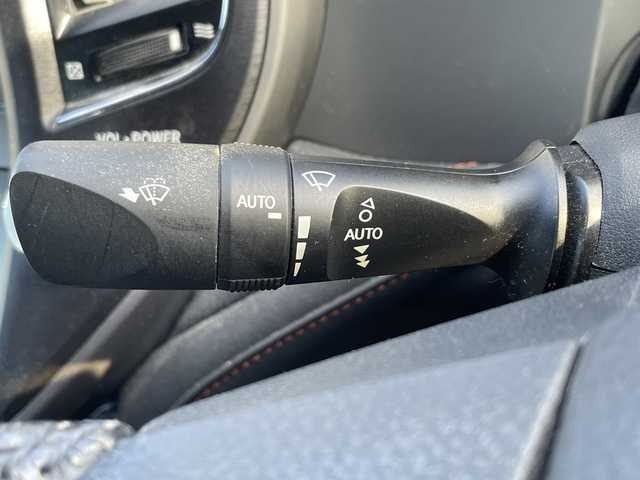 トヨタ クラウン ハイブリッド アスリートS 宮城県 2013(平25)年 12.6万km プレシャスブラックパール (株)IDOMが運営する【じしゃロン仙台店】の自社ローン専用車両になりますこちらは現金またはオートローンご利用時の価格です。自社ローンご希望の方は別途その旨お申付け下さい/純正ナビ/Bluetooth/アラウンドビューモニター/パワーシート/シートヒーター/ステアリングヒーター/ETC/ICS