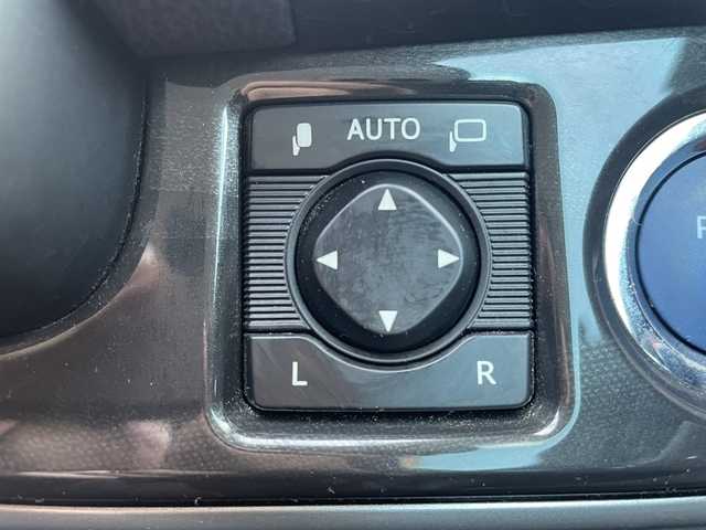 トヨタ クラウン ハイブリッド アスリートS 宮城県 2013(平25)年 12.6万km プレシャスブラックパール (株)IDOMが運営する【じしゃロン仙台店】の自社ローン専用車両になりますこちらは現金またはオートローンご利用時の価格です。自社ローンご希望の方は別途その旨お申付け下さい/純正ナビ/Bluetooth/アラウンドビューモニター/パワーシート/シートヒーター/ステアリングヒーター/ETC/ICS