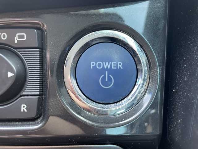 トヨタ クラウン ハイブリッド アスリートS 宮城県 2013(平25)年 12.6万km プレシャスブラックパール (株)IDOMが運営する【じしゃロン仙台店】の自社ローン専用車両になりますこちらは現金またはオートローンご利用時の価格です。自社ローンご希望の方は別途その旨お申付け下さい/純正ナビ/Bluetooth/アラウンドビューモニター/パワーシート/シートヒーター/ステアリングヒーター/ETC/ICS