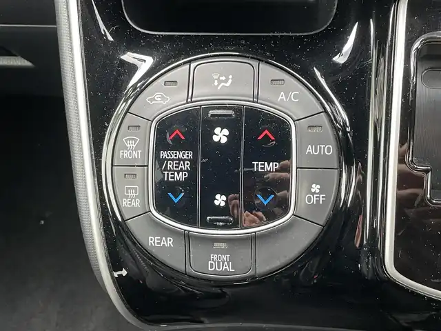 トヨタ ヴォクシー ZS 煌Ⅱ 島根県 2021(令3)年 2.7万km ブラック 社外９型メモリナビ　/フルセグTV　/ＤＶＤ再生　/Ｂｌｕｅｔｏｏｔｈ接続　/ＥＴＣ　/前後ドライブレコーダー　/両側パワースライドドア　/クルーズコントロール　/衝突軽減ブレーキ　/アイドリングストップ/レーンキープアシスト/前後コーナーセンサー　/オートハイビーム／ライト/純正LEDヘッドライト　/純正１６インチアルミホイール/純正フロアマット