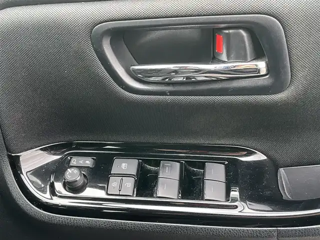 トヨタ ヴォクシー ZS 煌Ⅱ 島根県 2021(令3)年 2.7万km ブラック 社外９型メモリナビ　/フルセグTV　/ＤＶＤ再生　/Ｂｌｕｅｔｏｏｔｈ接続　/ＥＴＣ　/前後ドライブレコーダー　/両側パワースライドドア　/クルーズコントロール　/衝突軽減ブレーキ　/アイドリングストップ/レーンキープアシスト/前後コーナーセンサー　/オートハイビーム／ライト/純正LEDヘッドライト　/純正１６インチアルミホイール/純正フロアマット