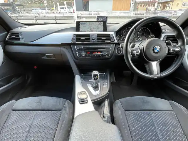ＢＭＷ ３２０ｉ Mスポーツ 岐阜県 2014(平26)年 6.1万km アルピンホワイトⅢ ターボ/純正ナビ/【Bluetooth．CD.DVD.AM/FM．USB.AUX】/パワーシート/シートメモリ/クルーズコントロール/レーンキープアシスト/コーナーセンサー/ドライブレコーダー/バックカメラ/HIDオートライト/フォグライト/ウィンカーミラー/横滑り防止装置/純正アルミホイール/保証書/取扱説明書/スペアキー