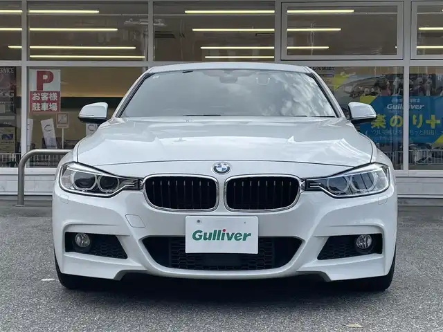ＢＭＷ ３２０ｉ Mスポーツ 岐阜県 2014(平26)年 6.1万km アルピンホワイトⅢ ターボ/純正ナビ/【Bluetooth．CD.DVD.AM/FM．USB.AUX】/パワーシート/シートメモリ/クルーズコントロール/レーンキープアシスト/コーナーセンサー/ドライブレコーダー/バックカメラ/HIDオートライト/フォグライト/ウィンカーミラー/横滑り防止装置/純正アルミホイール/保証書/取扱説明書/スペアキー