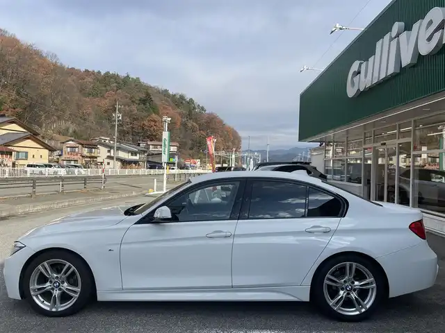 ＢＭＷ ３２０ｉ Mスポーツ 岐阜県 2014(平26)年 6.1万km アルピンホワイトⅢ ターボ/純正ナビ/【Bluetooth．CD.DVD.AM/FM．USB.AUX】/パワーシート/シートメモリ/クルーズコントロール/レーンキープアシスト/コーナーセンサー/ドライブレコーダー/バックカメラ/HIDオートライト/フォグライト/ウィンカーミラー/横滑り防止装置/純正アルミホイール/保証書/取扱説明書/スペアキー