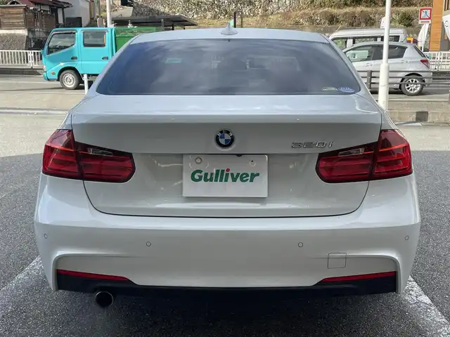 ＢＭＷ ３２０ｉ Mスポーツ 岐阜県 2014(平26)年 6.1万km アルピンホワイトⅢ ターボ/純正ナビ/【Bluetooth．CD.DVD.AM/FM．USB.AUX】/パワーシート/シートメモリ/クルーズコントロール/レーンキープアシスト/コーナーセンサー/ドライブレコーダー/バックカメラ/HIDオートライト/フォグライト/ウィンカーミラー/横滑り防止装置/純正アルミホイール/保証書/取扱説明書/スペアキー
