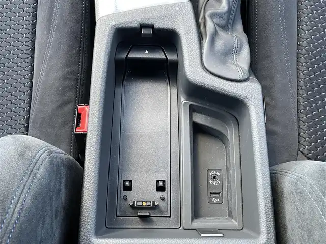 ＢＭＷ ３２０ｉ Mスポーツ 岐阜県 2014(平26)年 6.1万km アルピンホワイトⅢ ターボ/純正ナビ/【Bluetooth．CD.DVD.AM/FM．USB.AUX】/パワーシート/シートメモリ/クルーズコントロール/レーンキープアシスト/コーナーセンサー/ドライブレコーダー/バックカメラ/HIDオートライト/フォグライト/ウィンカーミラー/横滑り防止装置/純正アルミホイール/保証書/取扱説明書/スペアキー