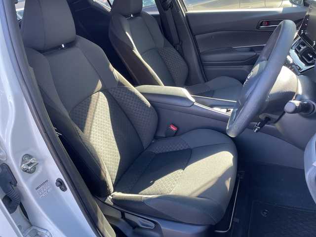 トヨタ Ｃ－ＨＲ S－T 栃木県 2022(令4)年 1.6万km プラチナホワイトパールマイカ ワンオーナー/バックカメラ/Ｂｌｕｅｔｏｏｔｈ/ドライブレコーダー/クルーズコントロール/ＭＴ付ＡＴ/スペアキー/ＵＳＢ入力端子/純正フロアマット/純正アルミホイール/コーナーセンサー/ＬＥＤライト/ABS/横滑り防止機能/レーンキープアシスト/盗難防止装置/衝突被害軽減システム/取扱説明書/保証書