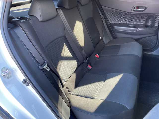 トヨタ Ｃ－ＨＲ S－T 栃木県 2022(令4)年 1.6万km プラチナホワイトパールマイカ ワンオーナー/バックカメラ/Ｂｌｕｅｔｏｏｔｈ/ドライブレコーダー/クルーズコントロール/ＭＴ付ＡＴ/スペアキー/ＵＳＢ入力端子/純正フロアマット/純正アルミホイール/コーナーセンサー/ＬＥＤライト/ABS/横滑り防止機能/レーンキープアシスト/盗難防止装置/衝突被害軽減システム/取扱説明書/保証書