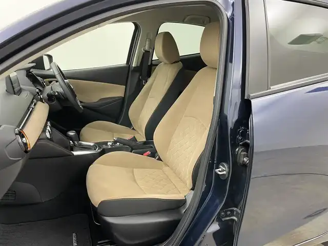 マツダ デミオ 岡山県 2016(平28)年 2.3万km ディープクリスタルブルーマイカ 純正ナビ　/シートヒーター　/ＬＥＤヘッドライト　/ＥＴＣ　/クルーズコントロール　/ブラインドスポットモニター　/フルセグ　/Ｂｌｕｅｔｏｏｔｈ　/スマートキー　/アイドリングストップ　/オートライト　/フォグライト/禁煙車/ヘッドアップディスプレイ/パドルシフト