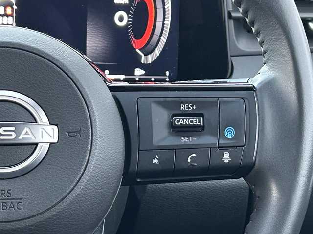 日産 オーラ G レザーエディション 佐賀県 2023(令5)年 0.7万km ダークメタルグレー ワンオーナー/プロパイロット/エマージェンシーブレーキ/アラウンドビューモニター/全方位運転支援システム/ハンドル支援/レーンアシスト/アダプティブクルーズコントロール/純正9インチメモリーナビゲーション/フルセグTV Bluetooth USB HDMI/革巻きステアリング/ステアリングリモコン/革シート/インテリキー/BOSSプレミアムサウンド/デジタルインナーミラー/置くだけ充電/純正ドライブレコーダー/ビルトインETC2.0/フロアマット/LEDオートヘッドライト/LEDフォグランプ/オートマチックハイビーム/純正17インチアルミホイール